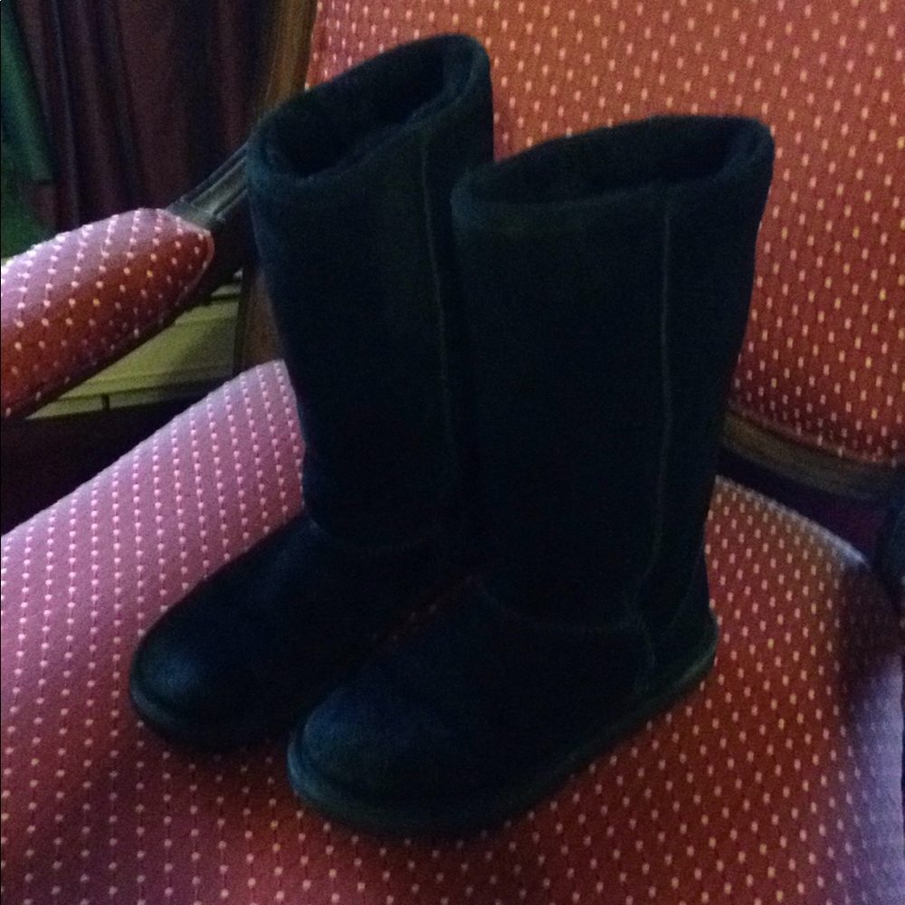 Bearpaw Boots - Picture 2 of 6